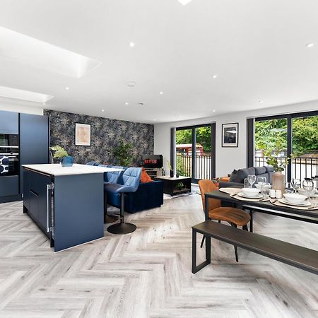Stylish Large Leeds Apartment - Parking Экстерьер фото